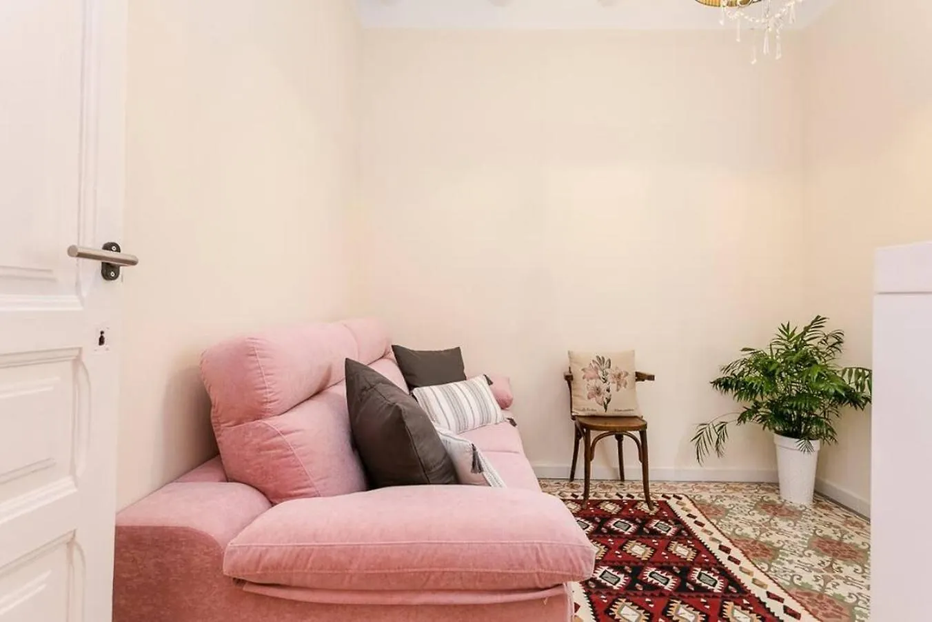 بيت للعطل Lovely Designed House Connected To Center كونيّا ذي نْيوبريُك