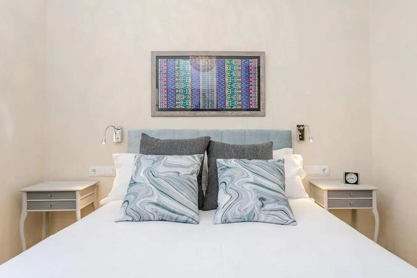 Lovely Designed Apt Connected To Center Cornella de Llobregat Spain