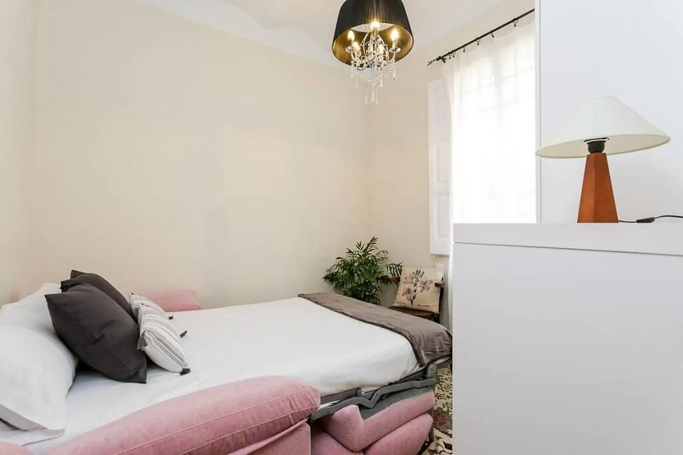 Lovely Designed Apt Connected To Center Cornella de Llobregat Spain