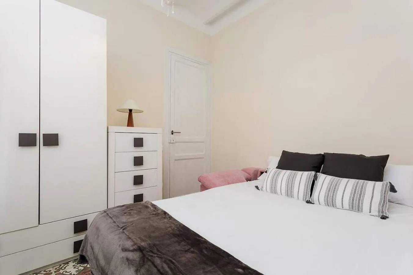 Lovely Designed Apt Connected To Center Cornella de Llobregat