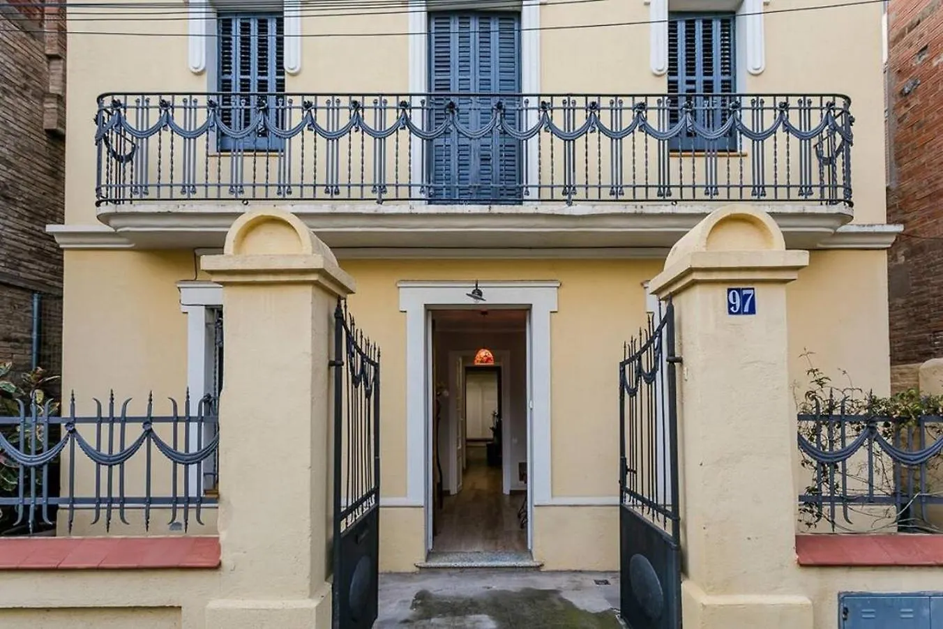 Lovely Designed Apt Connected To Center Cornella de Llobregat Holiday home